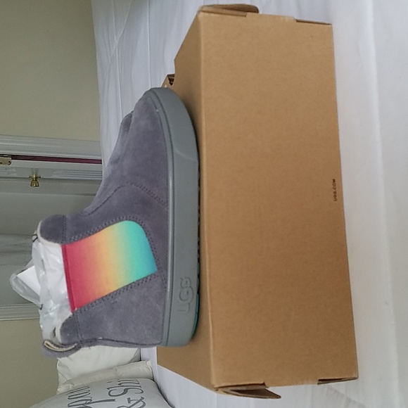 UGG T Hamden II Kids Size 11 - Picture 5 of 5